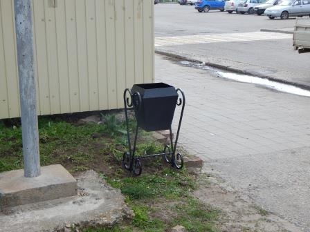 В Тбилисской заменили мусорные урны