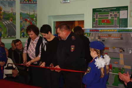 В пятой школе станицы Тбилисской открыли кабинет ПДД и Парту Героя
