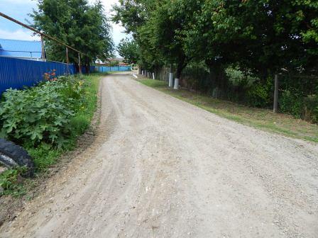 В хуторе Северин грейдируют дороги