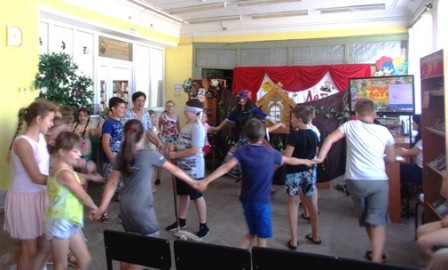 В детской библиотеке состоялось театрализованное открытие лагеря дневного пребывания СОШ №1