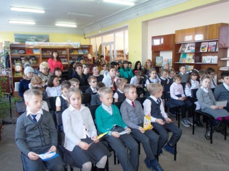 В детской библиотеке начались семейные праздники, посвященные Дню Матери