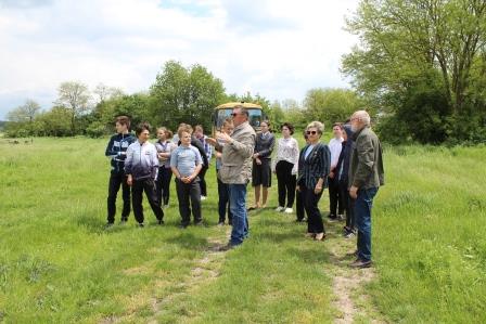 Участники архивно-поисковой экспедиции у места расположения казачьего поста и гибели транспорта