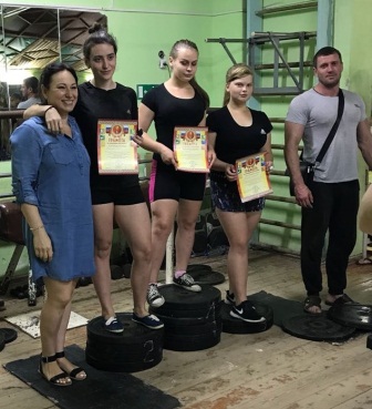 В Тбилисской прошел турнир по жиму штанги лежа