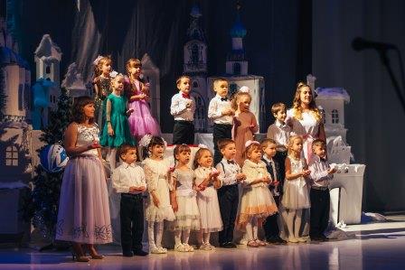 350 участников собрал Тбилисский фестиваль «Рождественская звезда»