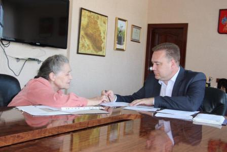 Прием граждан по личным вопросам провел глава Тбилисского района