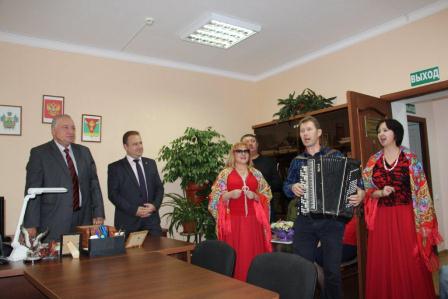 Глава района поздравил с профессиональным праздником коллектив «Управления ветеринарии Тбилисского района»