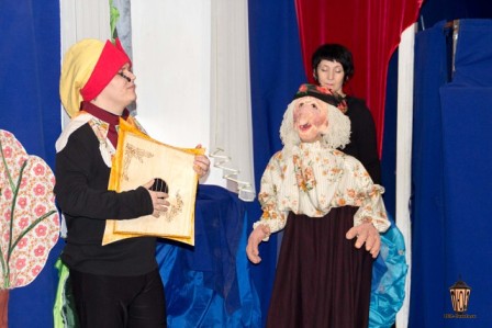 Тбилисским школьникам показали спектакль «Сказка о Золотой рыбке»