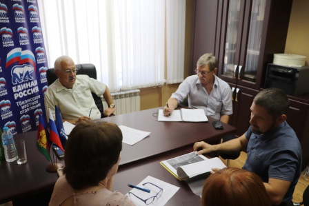 Депутат Госдумы провел прием граждан в Тбилисской