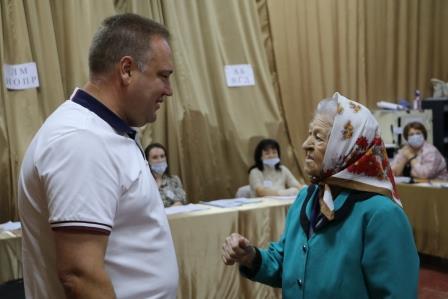 В Тбилисском районе проголосовал самый пожилой избиратель