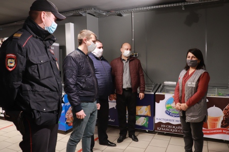 В Тбилисском районе проходят рейды по соблюдению масочного режима