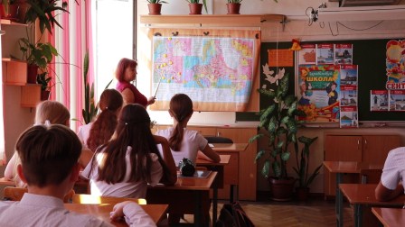 В тбилисских школах прошли уроки, посвященные 75-летию окончания Второй мировой войны