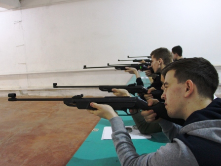 В шестой школе прошли районные соревнования по стрельбе из пневматического оружия