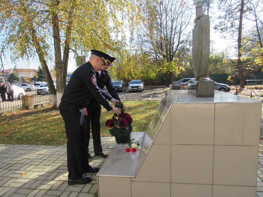 Тбилисские полицейские почтили память погибших сотрудников при выполнении служебного долга