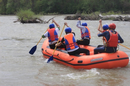 Тбилисская молодежь заняла первое место в соревнованиях по рафтингу