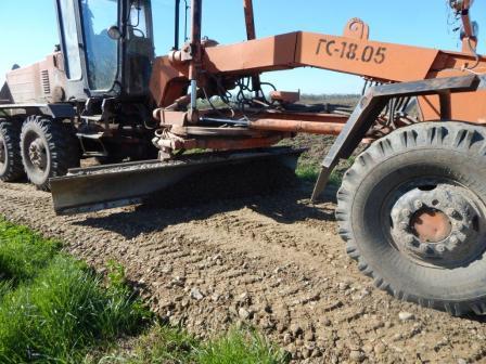 Продолжаются работы по ремонту дорог в населенных пунктах Тбилисского района