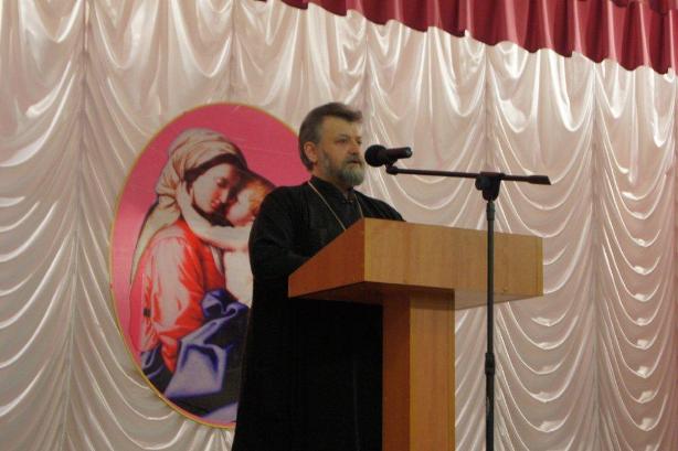 в преддверии Дня матери