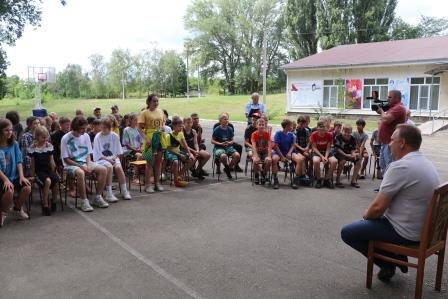 Глава района Евгений Ильин встретился со спортсменами в «Ласточке»