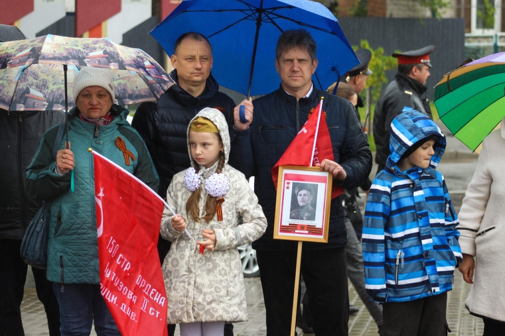 В День Победы на мемориальном комплексе Тбилисского района прошло торжественное возложение цветов