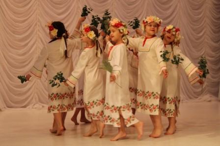 Творческие коллективы Тбилисского района подтвердили высокие звания