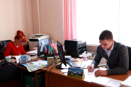 Тбилисские школьники попробовали себя в роли управленцев районной администрации