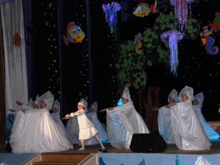 Глава района поздравил детей с новогодними праздниками