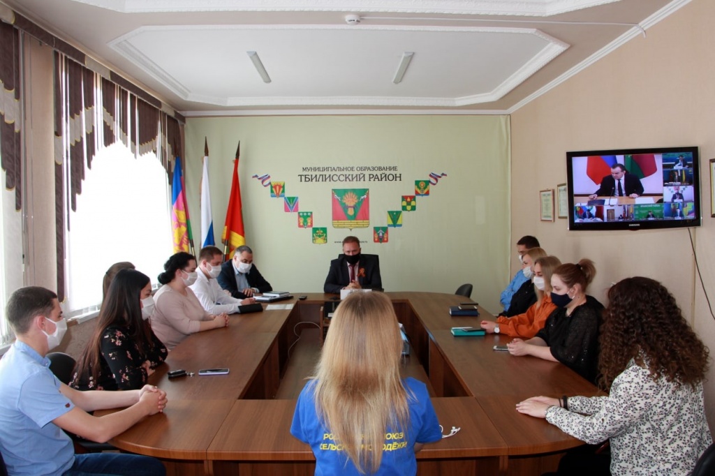 Свыше 10 тысяч волонтеров помогают кубанцам во время карантина