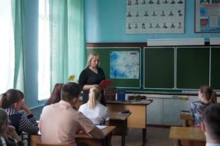 Молодые депутаты проводят классные часы в тбилисских школах