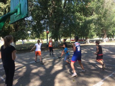 В парке им. Семыкина прошел массовый спортивный праздник