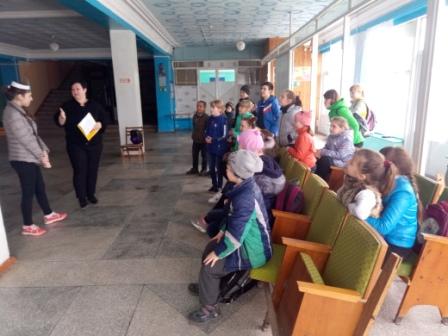 Игровую программу для детей «День юмора и смеха» провели в Ловлинском поселении