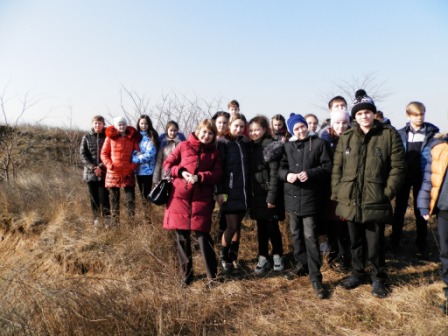 Экскурсию по местам боевой славы провели для тбилисских школьников