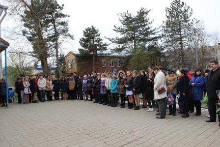 В Тбилисской открыли мемориальную доску известному физику Эдуарду Кураеву