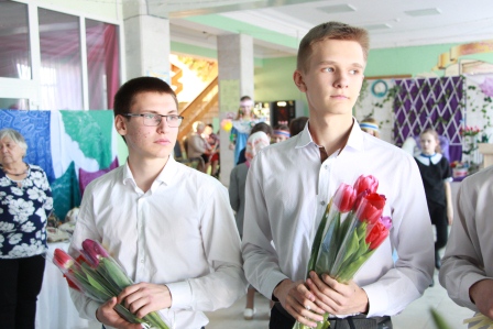 Жительниц Тбилисского района поздравили с наступающим 8 марта