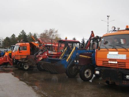Плановый смотр снегоуборочной и другой специальной техники