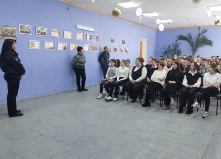 Старшеклассникам рассказывают о последствиях употребления наркотических средств