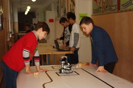 Тбилисские школьники показали достойный результат в соревнованиях по робототехнике