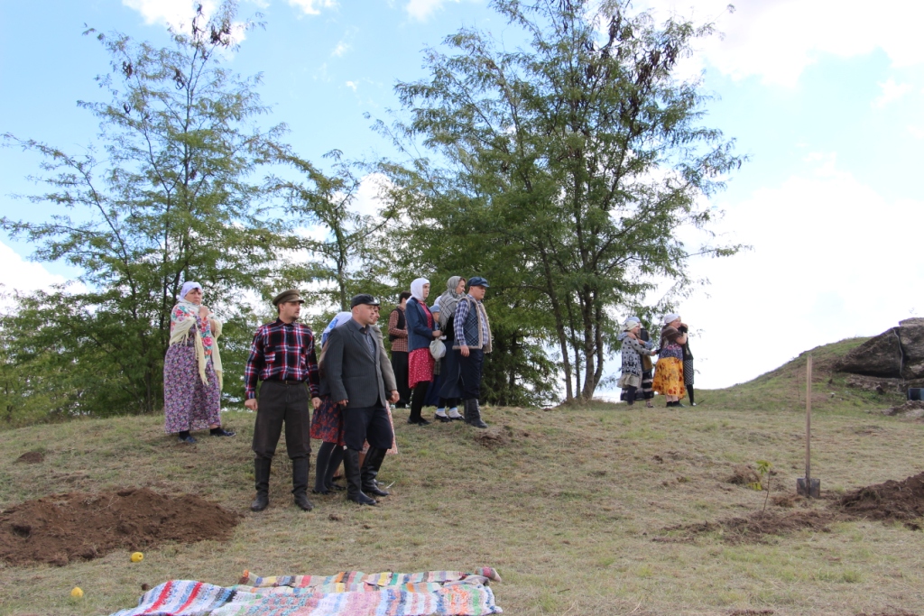 Историческая реконструкция строительства оборонительных сооружений.JPG