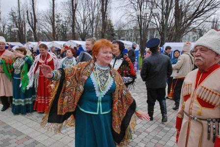 Тбилисские артисты выступили на Александровском бульваре