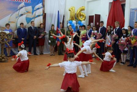 Последний звонок прозвенел в школах Тбилисского района