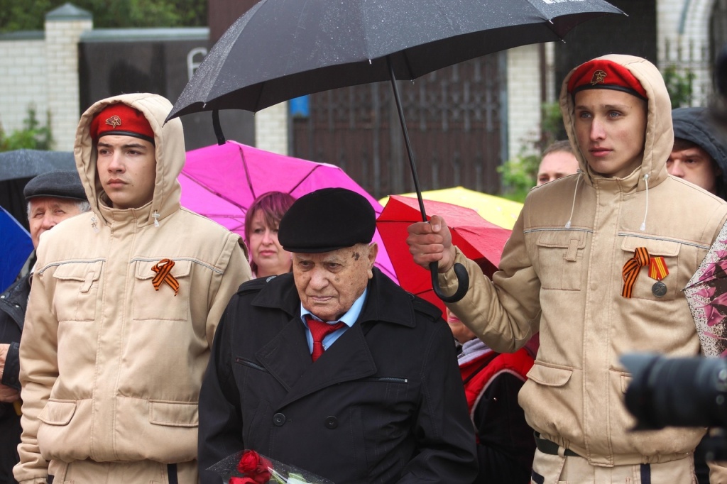 В День Победы на мемориальном комплексе Тбилисского района прошло торжественное возложение цветов