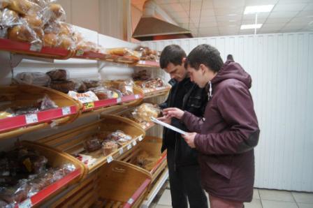 В Тбилисском районе проверяют цены на продукты