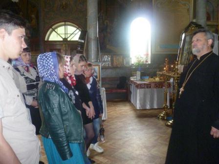 Тбилисские студенты встретились с настоятелем храма