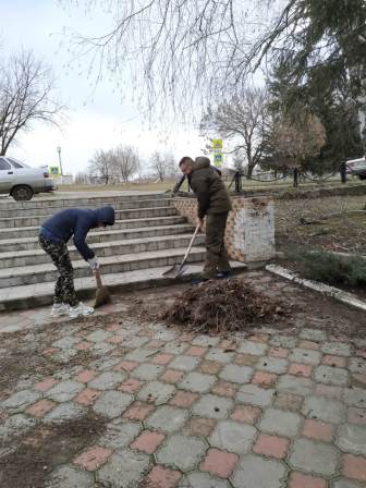 Субботник на памятнике