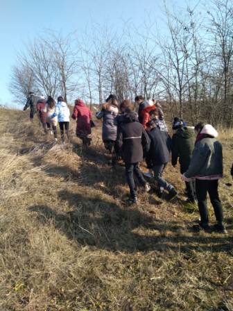 Экскурсию по местам боевой славы провели для тбилисских школьников
