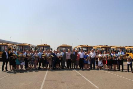 Тбилисский район получил третий школьный автобус за год