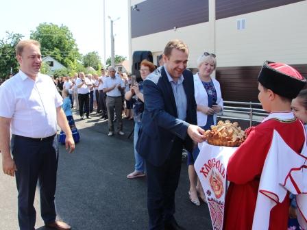 В Тбилисском районе открыли спортивный комплекс «Юниор»