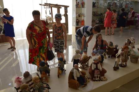 В тбилисском музее открылась выставка кукол