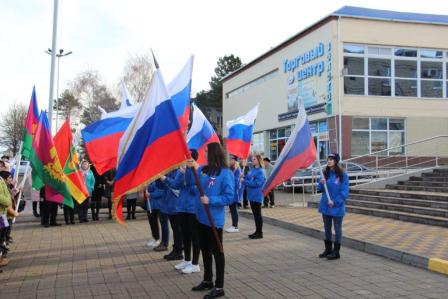 В День Конституции тбилисцы исполнили гимн Российской Федерации