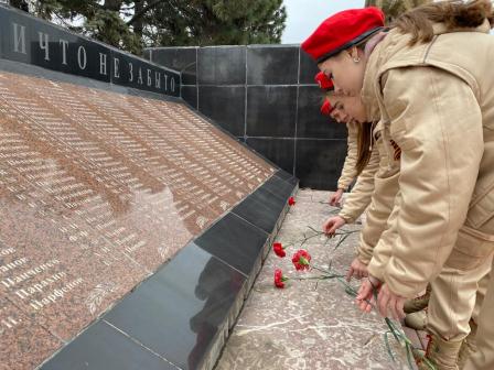 В Тбилисском районе отмечают День Неизвестного Солдата