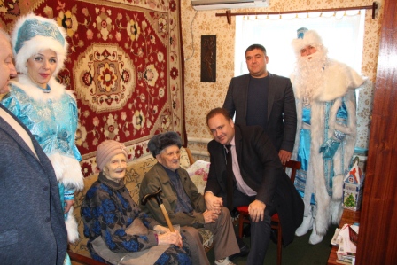 В Тбилисском районе с Новым Годом и Рождеством поздравляют участников Великой Отечественной войны