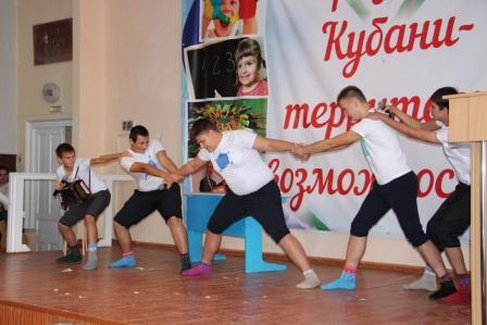 В Тбилисской состоялся полуфинал школьной Лиги КВН